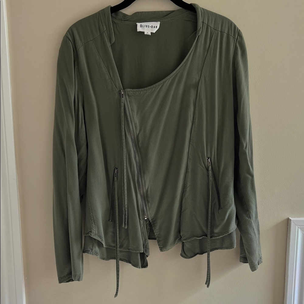 Olive & Oak Asymmetrical Zip Utility Jacket in Olive